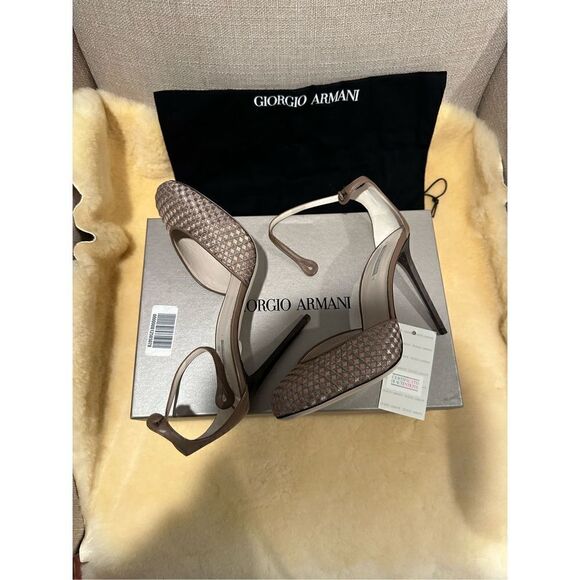 Giorgio  Armani elegant pumps size EU 38 and size EU 39, NWT - Picture 12 of 13